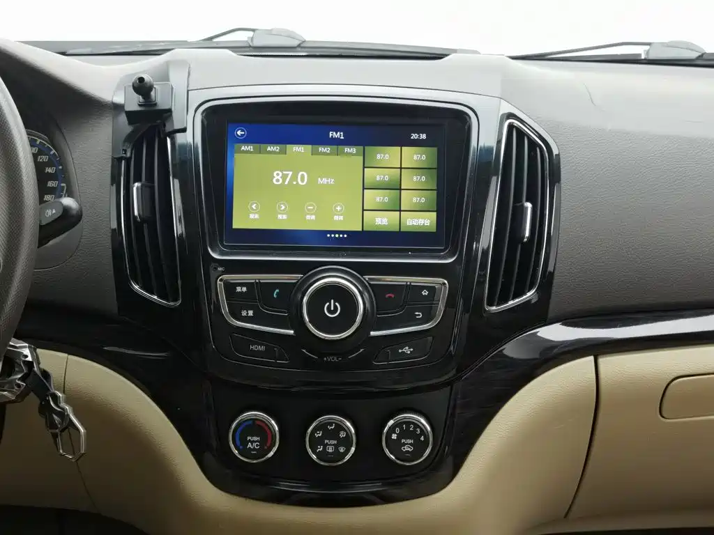 Baojun 730 2014 2014 1.5L Manual Comfort 7-seater