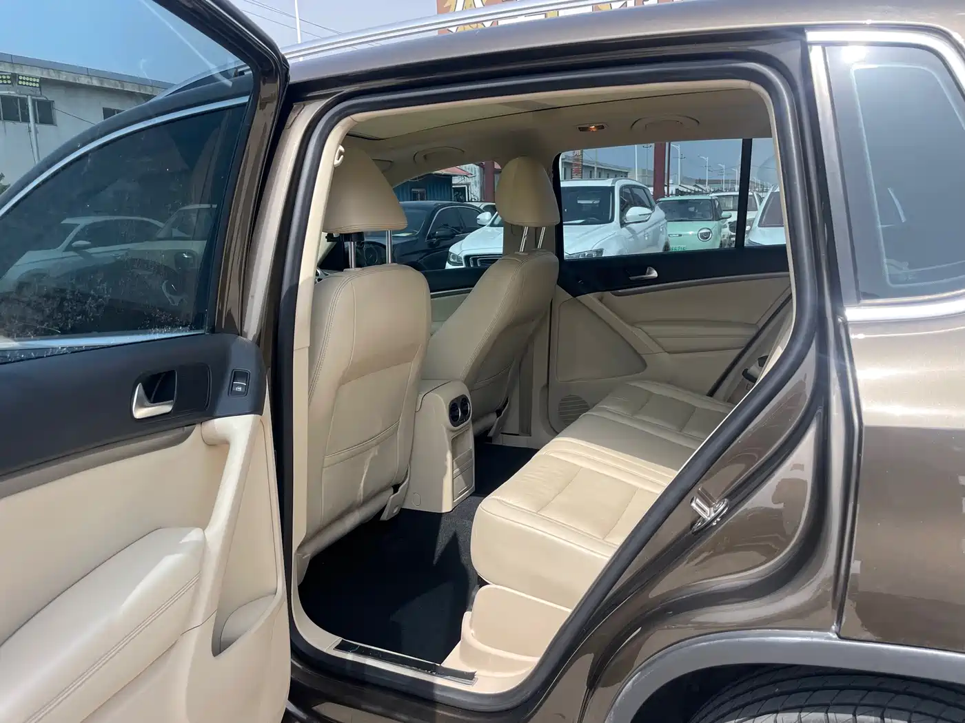 Volkswagen Tiguan 2015 1.8TSI Automatic 2WD Highline фото 5