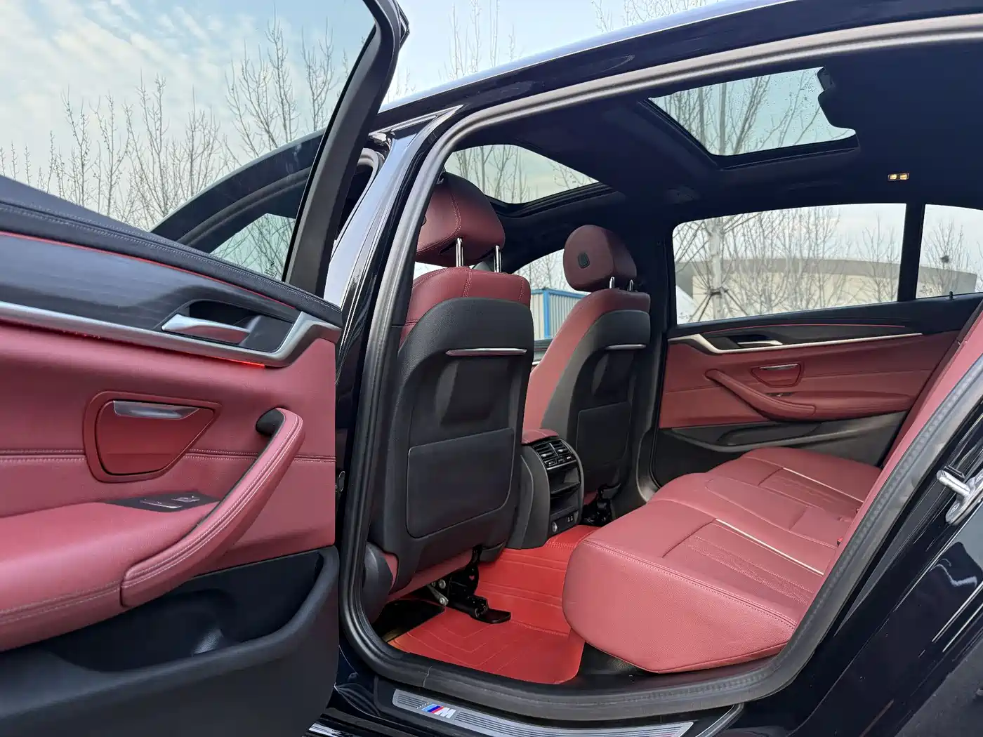BMW 5 Series New Energy 2022 535Le M Sport Package фото 9