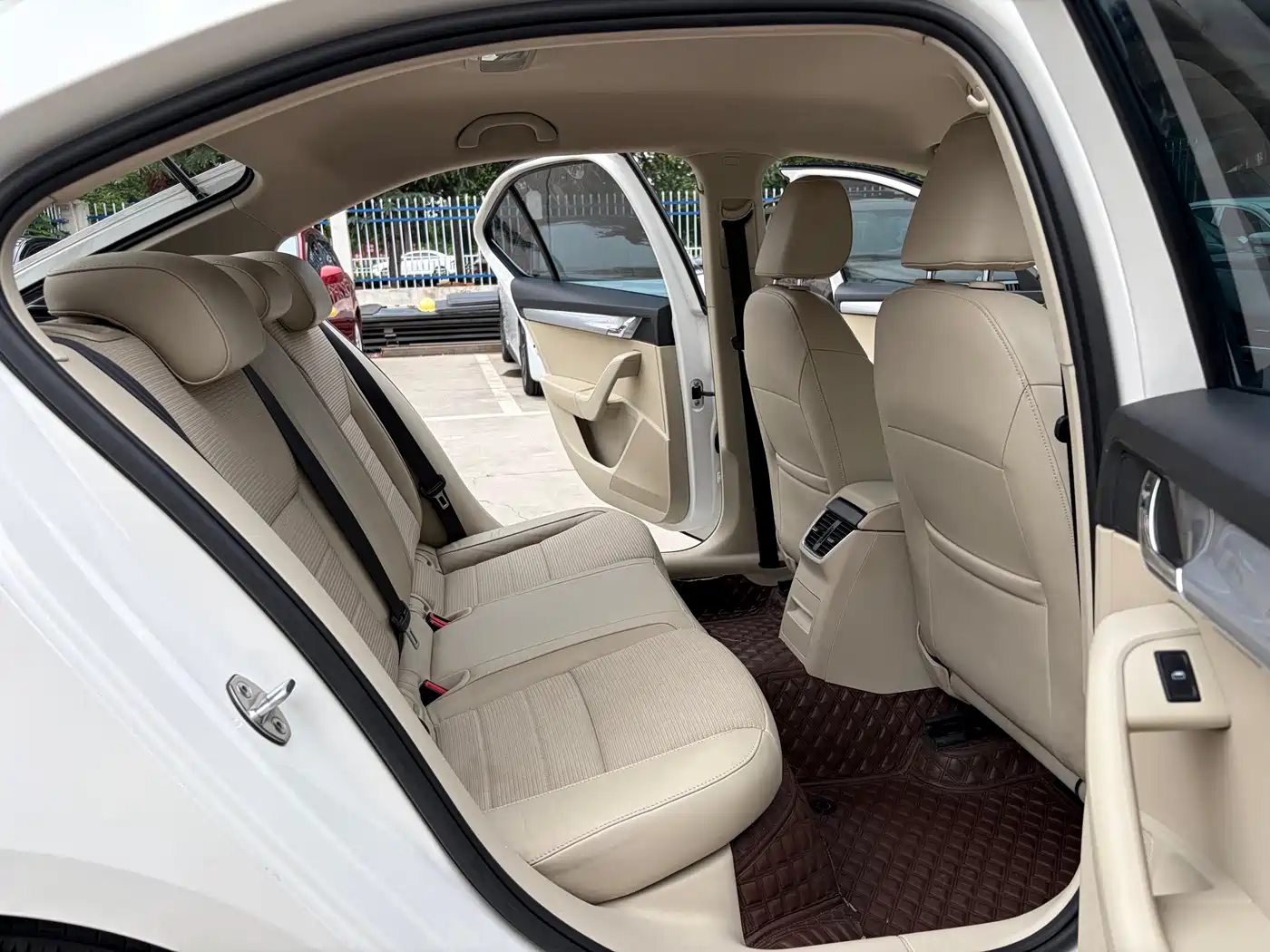 Škoda Octavia 2015 1.6L Automatic逸杰版 фото 13