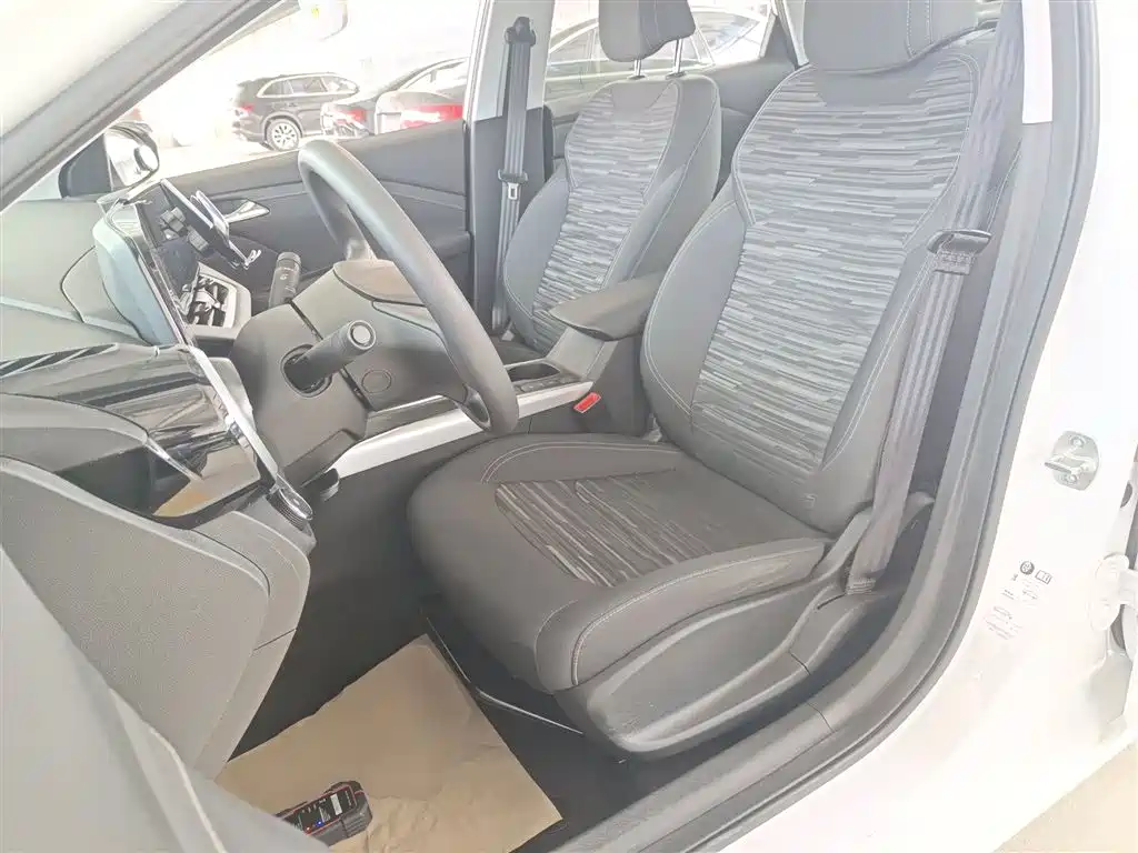 Chevrolet Monza 2024 1.5L Dual-Clutch Enjoyment Edition фото 15