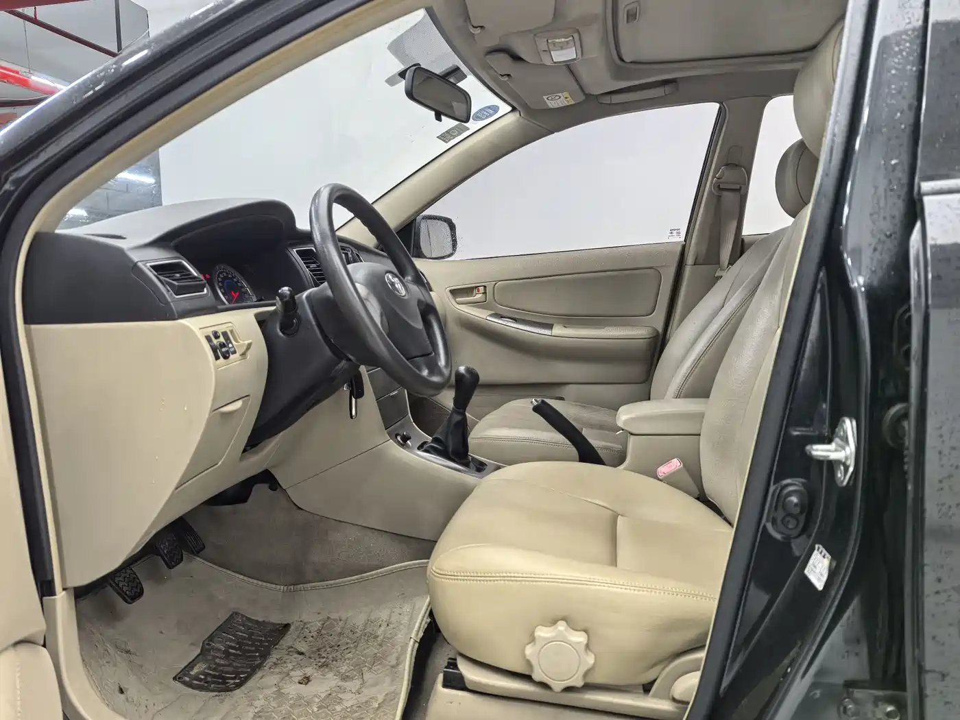 Toyota Corolla 2013 1.6L Manual Excellence Edition фото 6