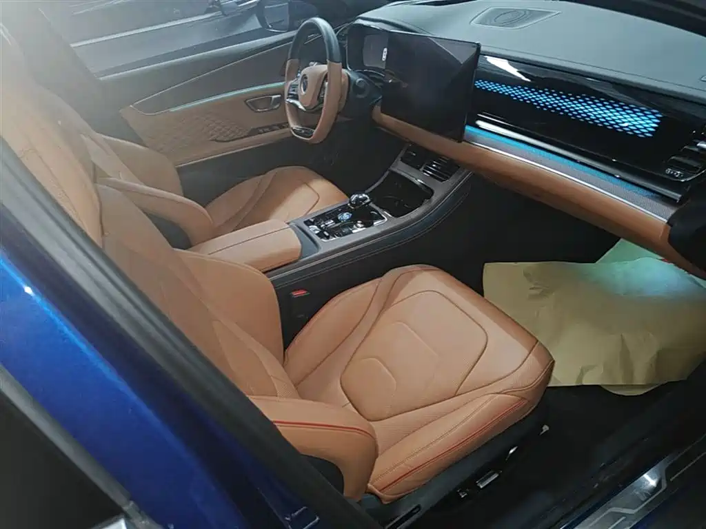 BYD Han 2022 DM-i 242KM Flagship фото 25