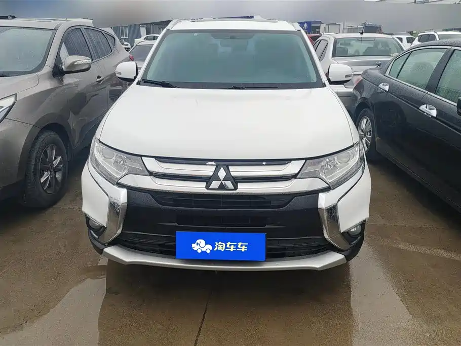 MITSUBISHI OUTLANDER