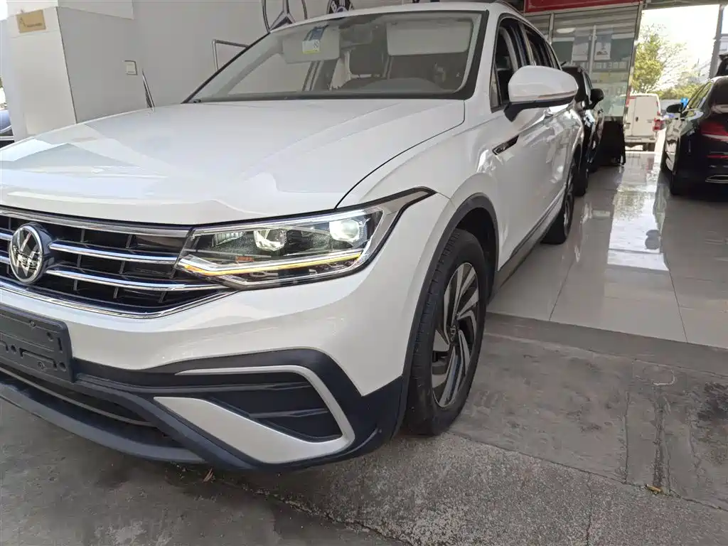 Volkswagen Tiguan L 2022 330TSI Automatic 2WD Comfort Edition фото 18