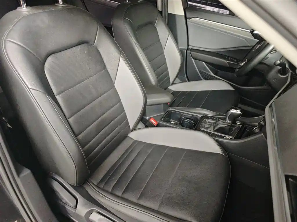 Volkswagen Sagitar 2021 200TSI DSG Surpassing Edition фото 25