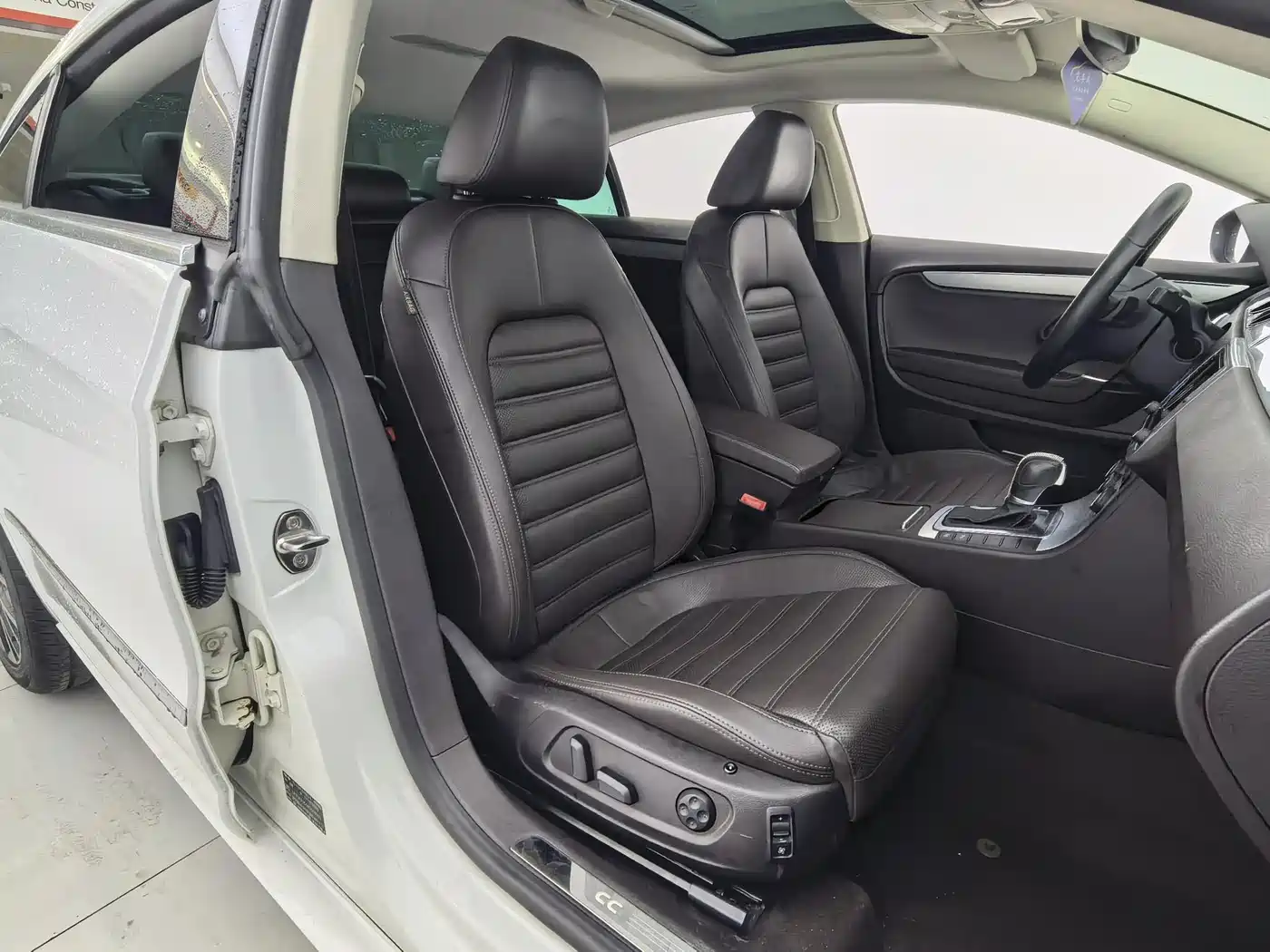 Volkswagen FAW-Volkswagen CC 2018 1.8TSI Luxury фото 8