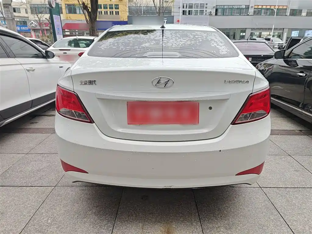 Hyundai Verna 2014 1.4L Automatic Smart GLS фото 6