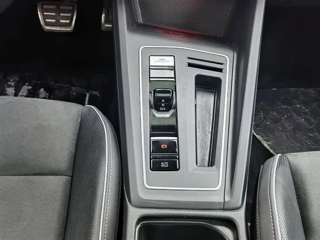 Volkswagen Golf 2021 280TSI DSG R-Line фото 13