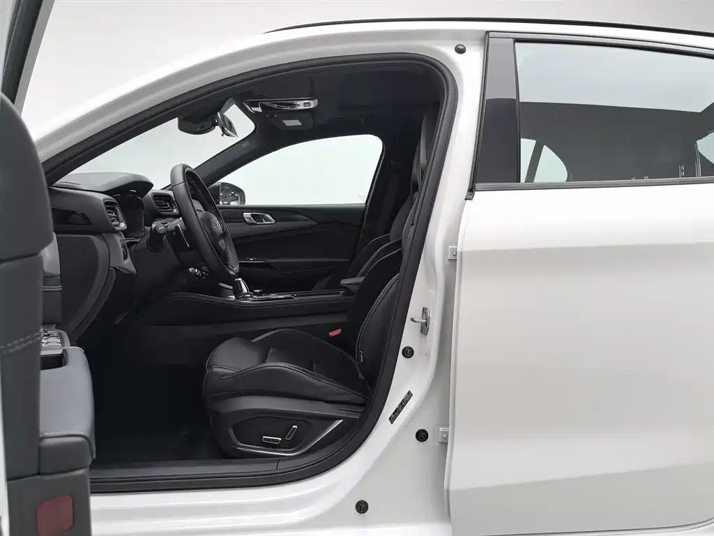 Lynk & Co 02 Hatchback 2022 2.0TD Plus фото 10