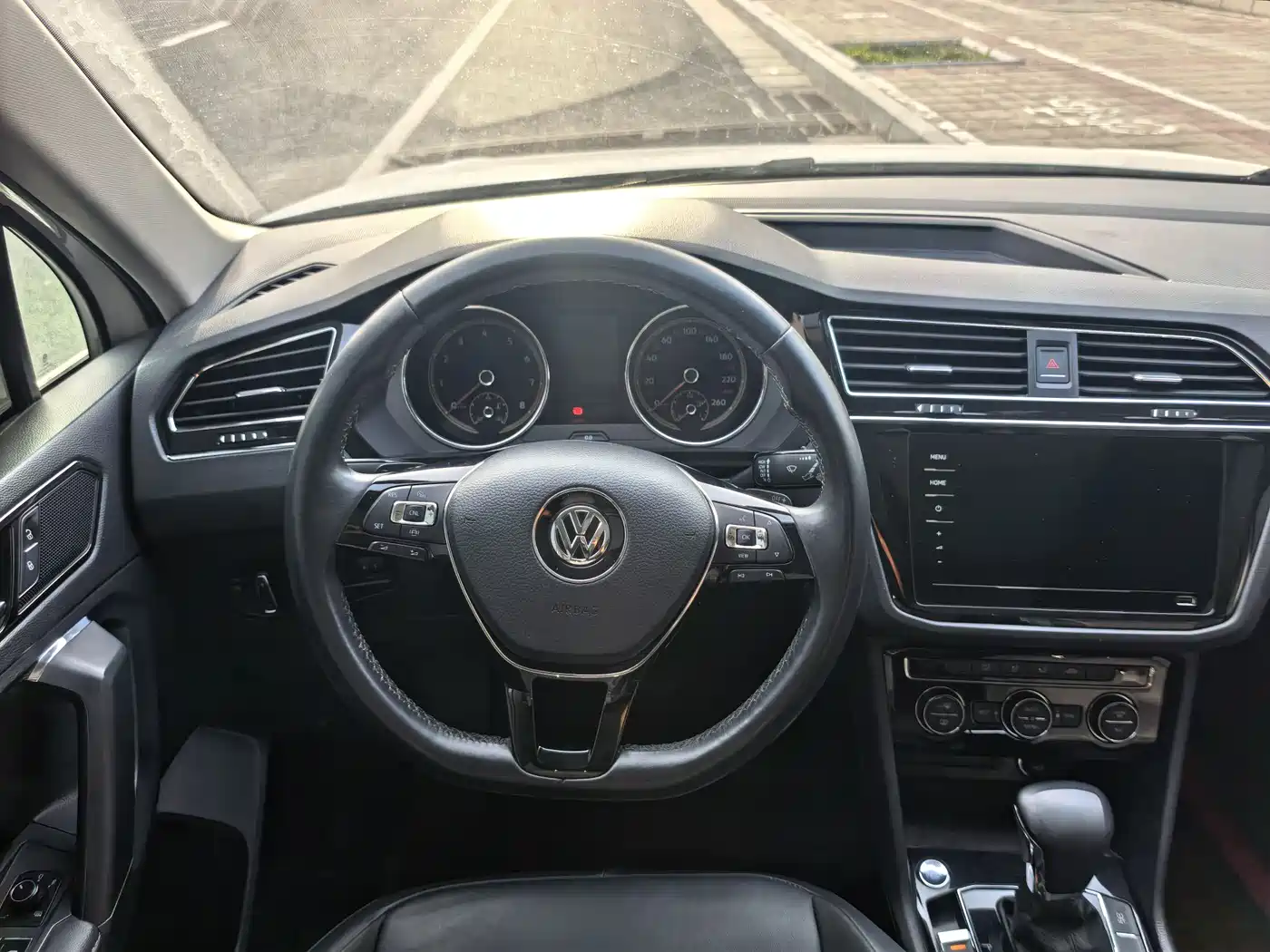 Volkswagen Tiguan L 2019 Facelift 330TSI Auto 2WD Panorama Comfort China VI фото 22
