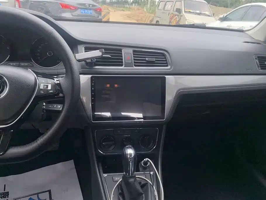 Volkswagen Lavida Tour 2015 230TSI DSG Comfort Edition фото 13