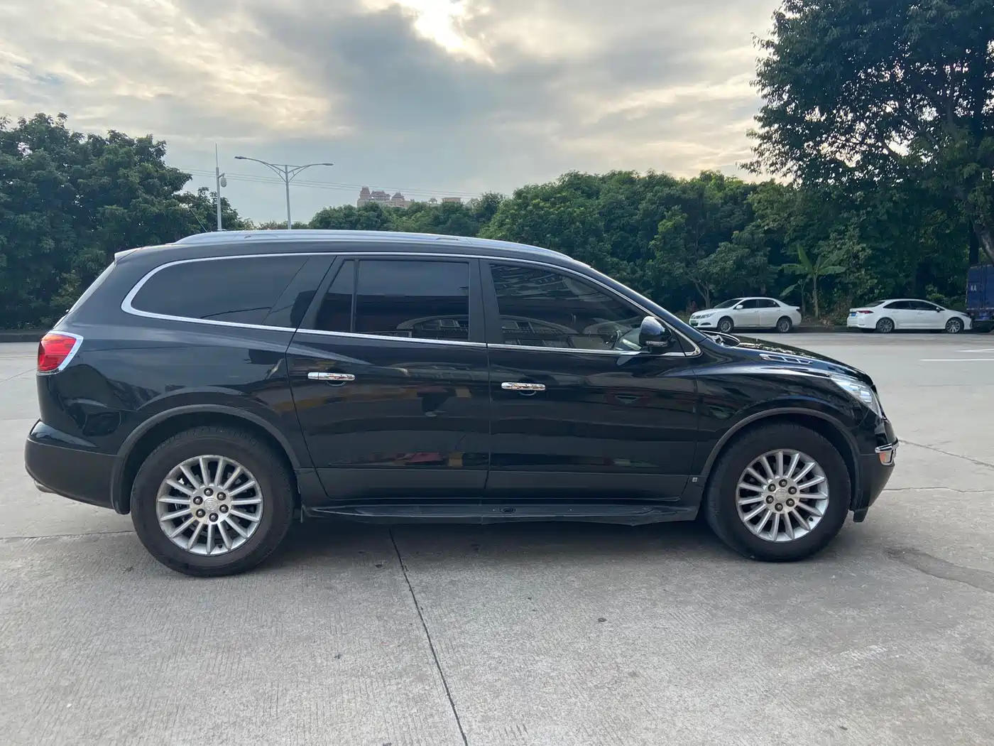 Buick Enclave 2010 3.6L Flagship Edition фото 8