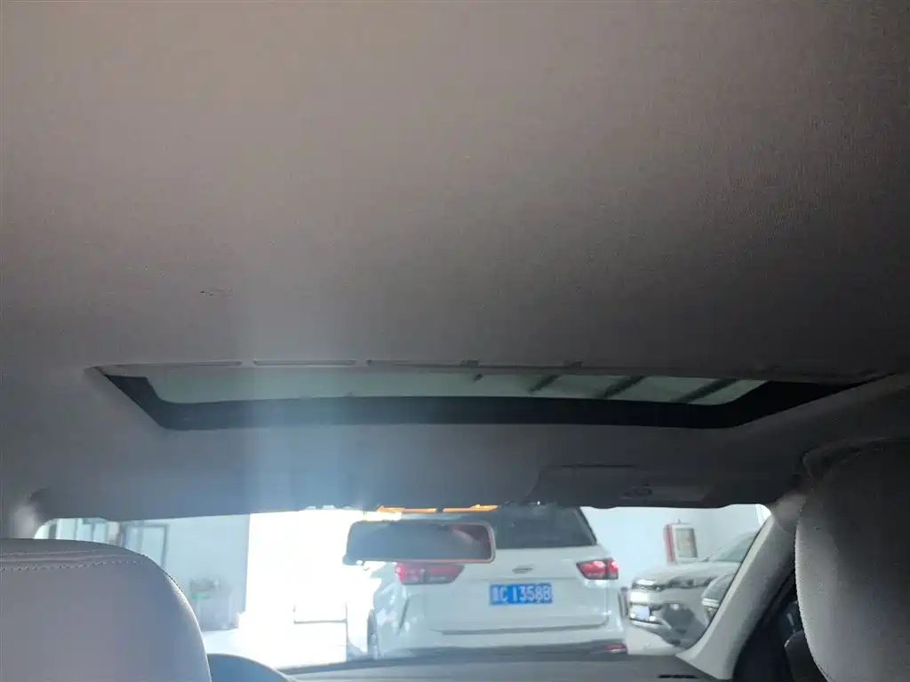 Škoda Rapid 2016 1.6L Manual Pioneer Edition фото 18