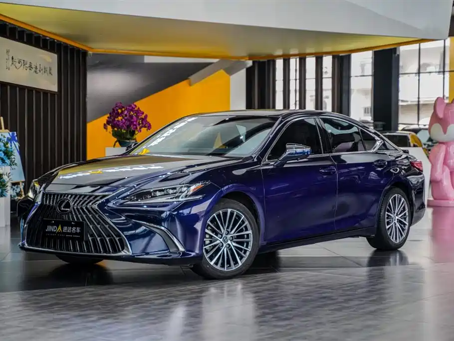Lexus ES 2021 300h Luxury Edition