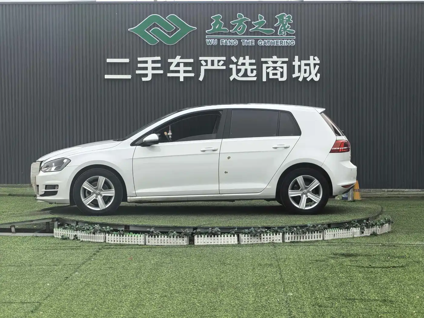 Volkswagen Golf 2014 1.6L Automatic Comfort фото 22