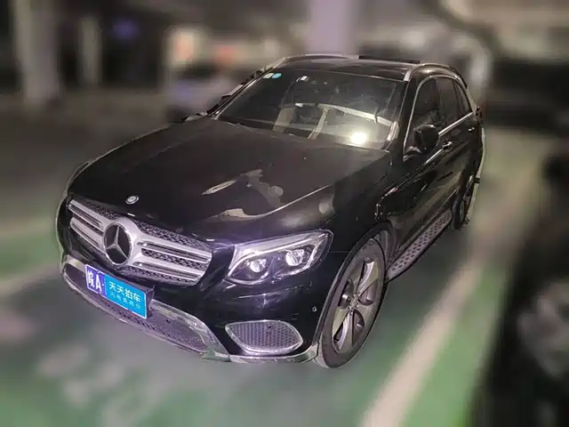 Mercedes-Benz GLC 2016 GLC 300 4MATIC Luxury — фото 1