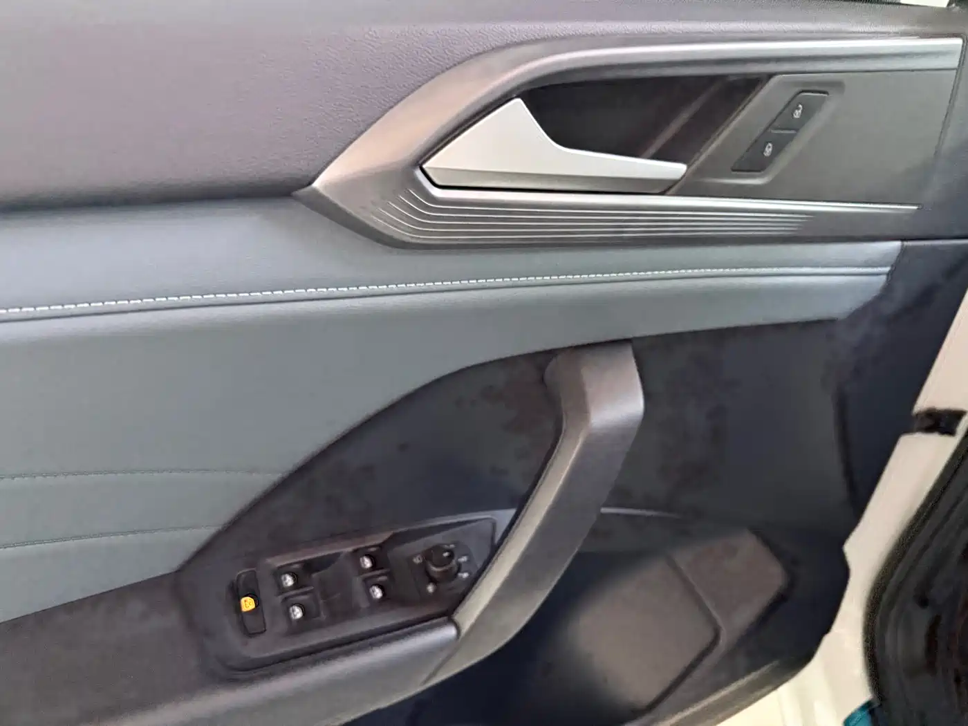 Volkswagen Tharu 2023 300TSI 2WD Full Moon Edition фото 9