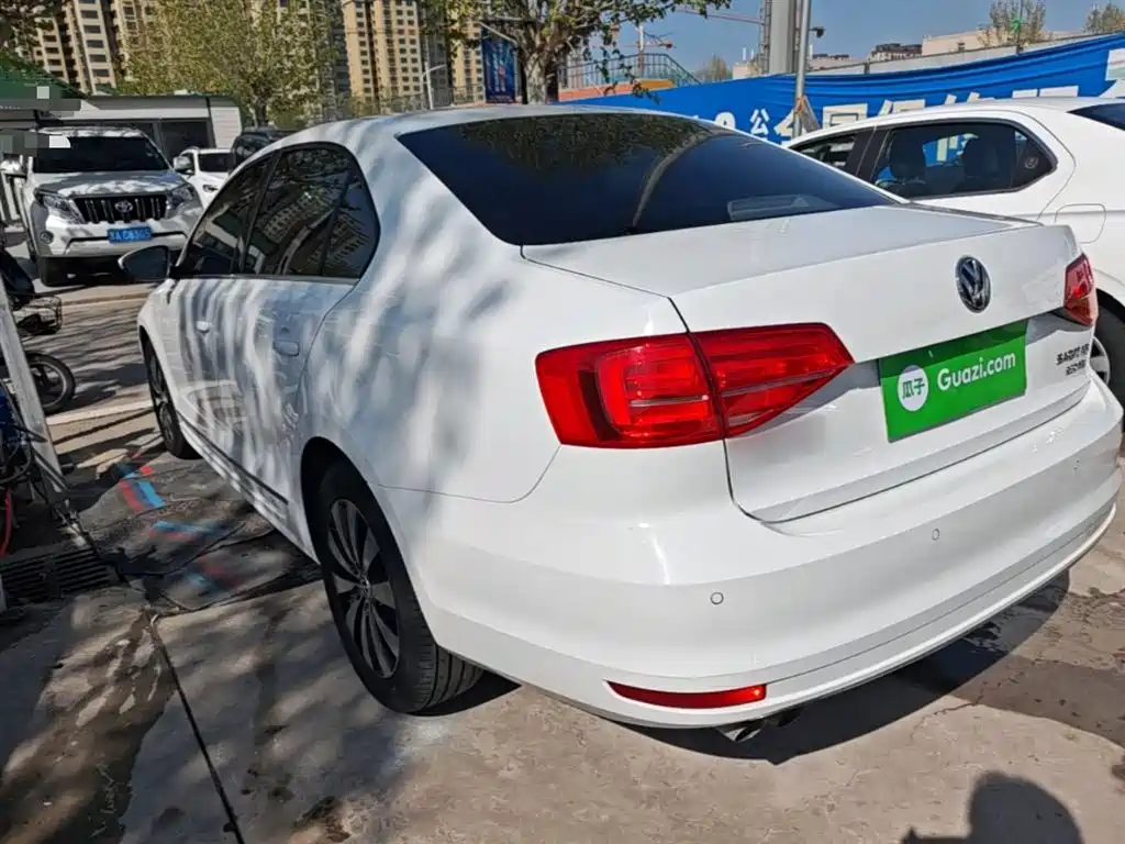 Volkswagen Sagitar 2017 230TSI Automatic Comfort фото 5