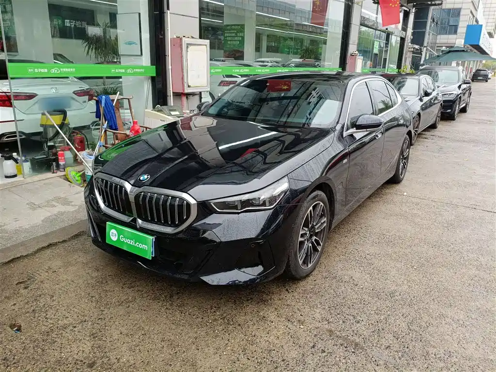 BMW 5 Series 2024 525Li M Sport Package