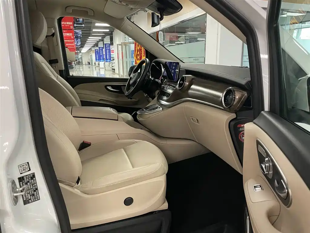 MERCEDES-BENZ V-CLASS