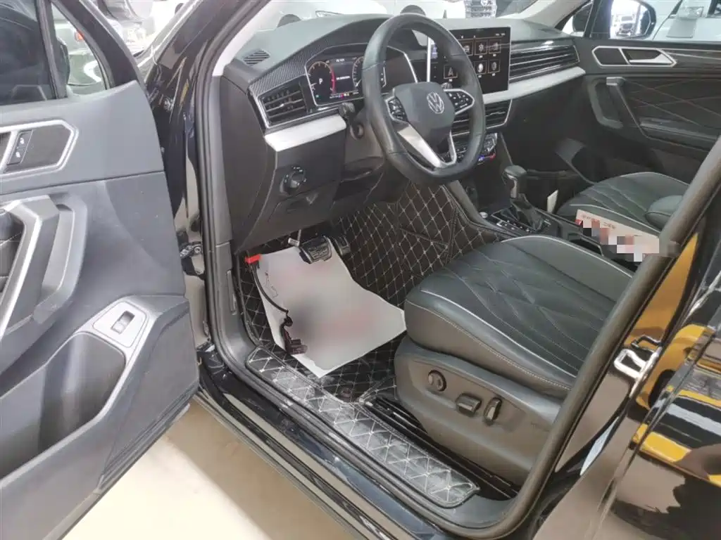 Volkswagen Tiguan L 2022 330TSI Auto 2WD R-Line Premium Edition фото 16