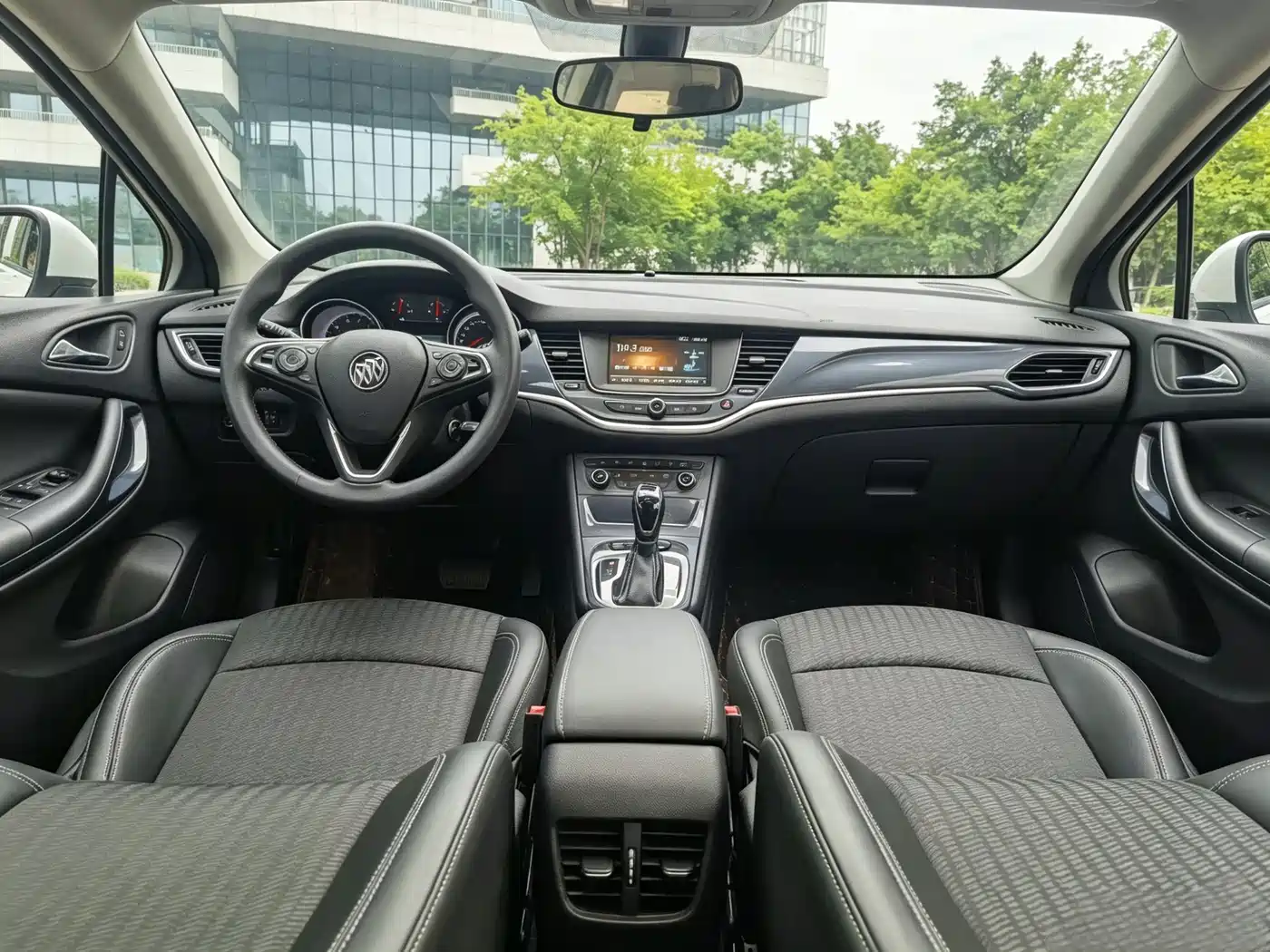 Buick Verano 2018 Hatchback 15S Automatic Leading фото 9