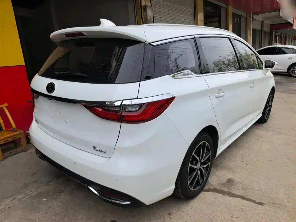 BYD Song MAX 2018 1.5T Automatic Smart Connected Premium 6-Seater фото 7