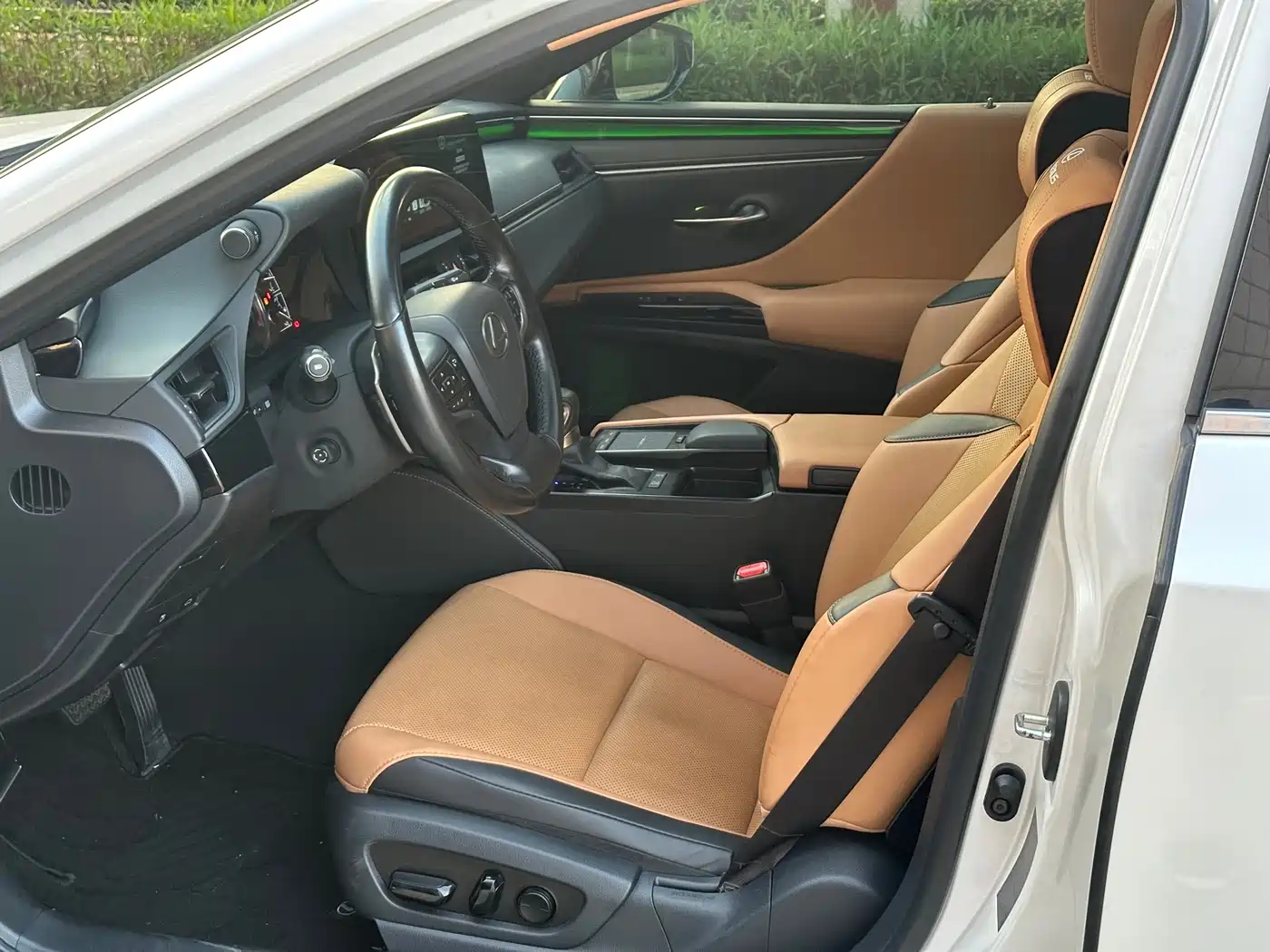 Lexus ES 2022 200 Excellence Edition фото 4