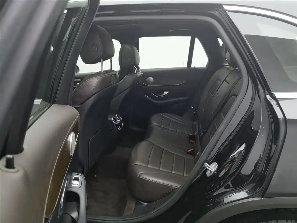 Mercedes-Benz GLC 2018 Facelift GLC 300 4MATIC Dynamic фото 15