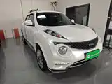 Photo 4 - Infiniti ESQ