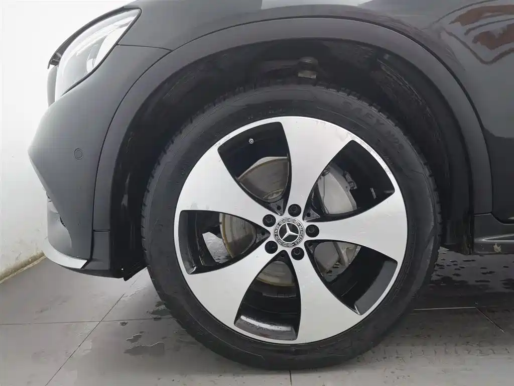 Mercedes-Benz GLC 2018 Facelift GLC 300 4MATIC Dynamic фото 17