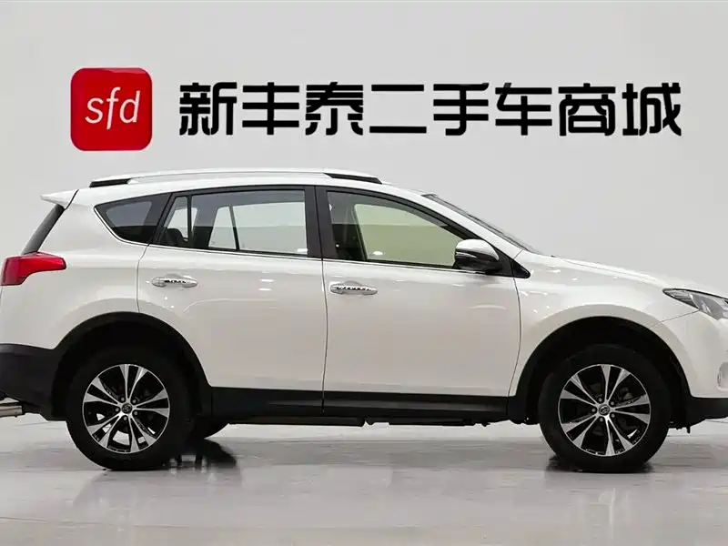Toyota RAV4 Rongfang 2015 2.5L Automatic 4WD Elite Edition фото 3