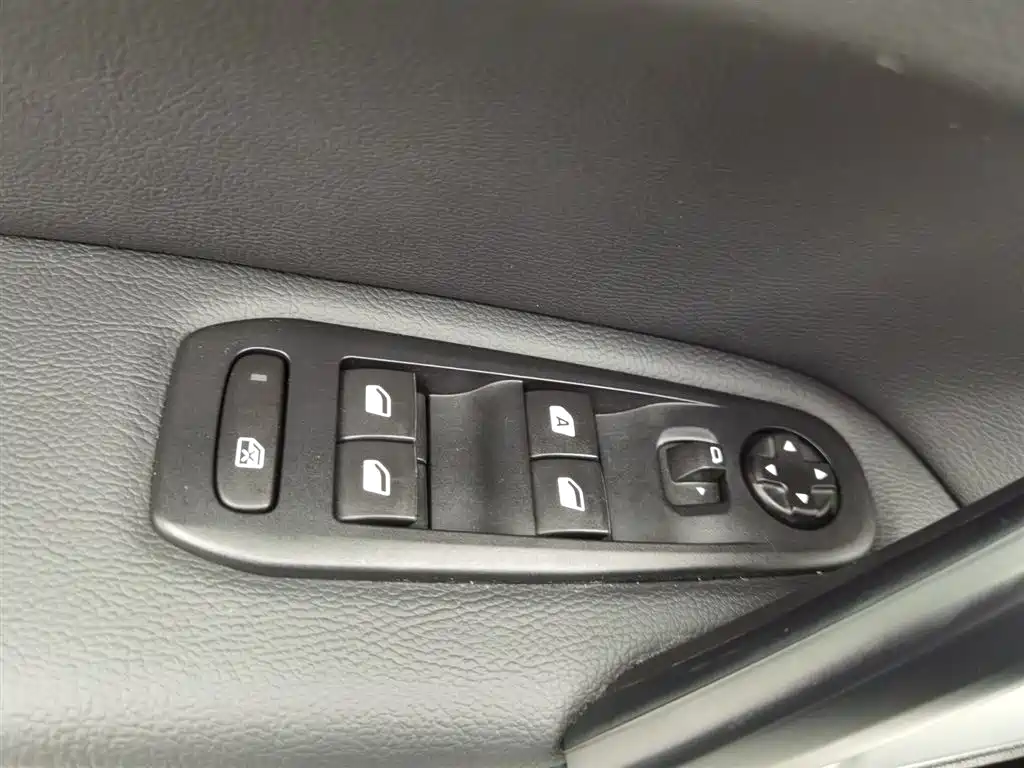 Peugeot 308 2019 230THP Automatic Luxury Edition China VI фото 9
