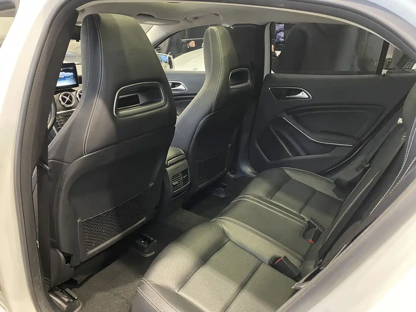 Mercedes-Benz GLA 2017 GLA 200 Dynamic фото 10
