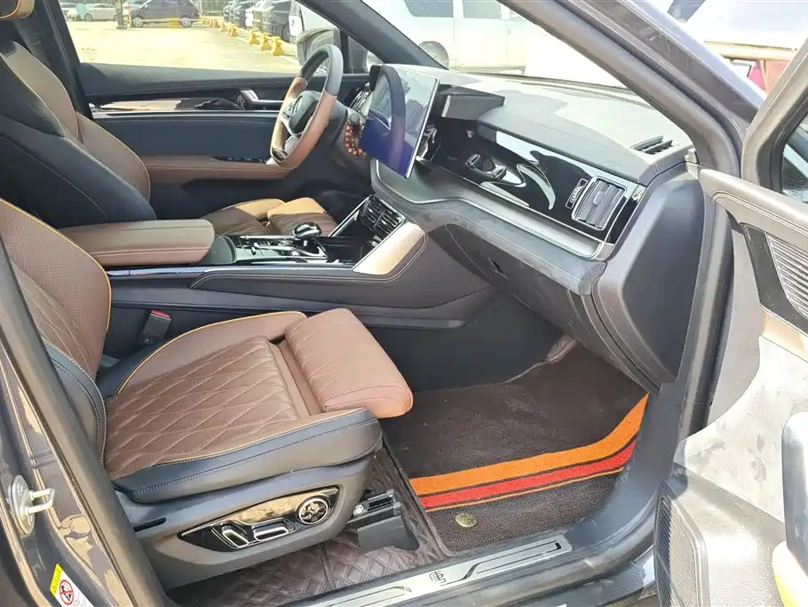 BYD Tang New Energy 2021 DM-i 112KM Honor фото 8