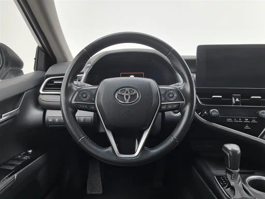 Toyota Camry 2023 2.5G Luxury Edition фото 11
