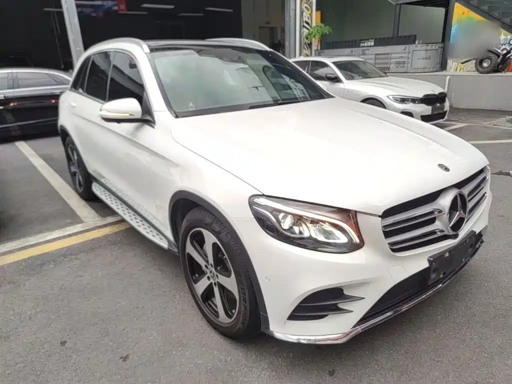 Mercedes-Benz GLC 2018 GLC 260 4MATIC Luxury фото 4