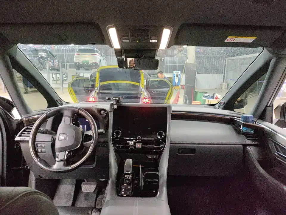 Toyota Vellfire 2024 Crown Hybrid 2.5L Executive Premium Edition фото 8