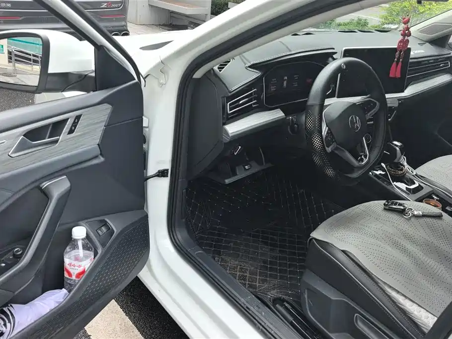 Volkswagen Sagitar 2025 Model Second Facelift 300TSI DSG Transcend Edition фото 9