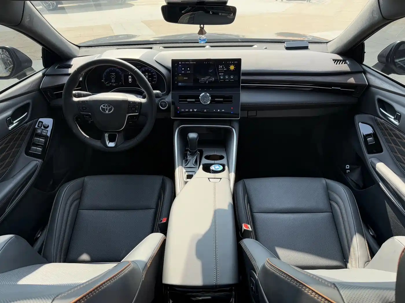 Toyota Avalon 2024 Model Hybrid 2.5L XLE Prestige Edition фото 6