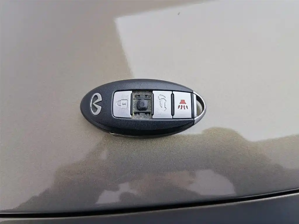 Infiniti FX 2011 FX35 Premium фото 19