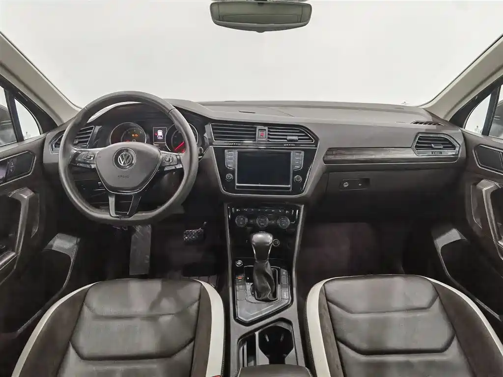 Volkswagen Tiguan L 2017 330TSI Automatic 2WD Luxury Edition фото 5