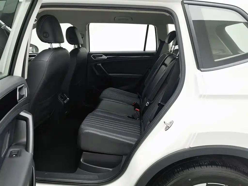 Volkswagen Tiguan L 2022 330TSI Automatic 2WD Comfort Edition фото 15