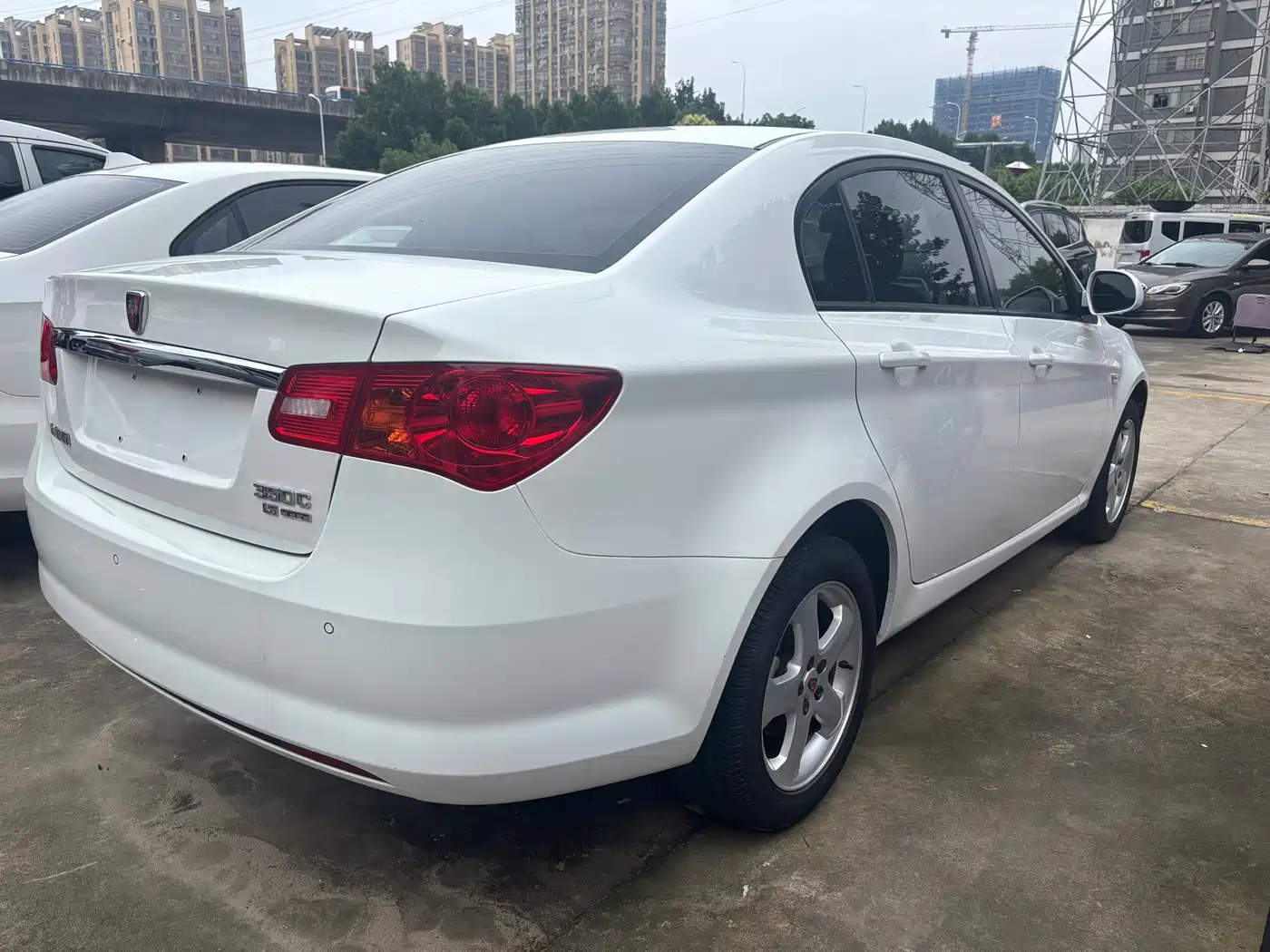 Roewe 350 2014 2013 350C 1.5L Automatic Joy Edition