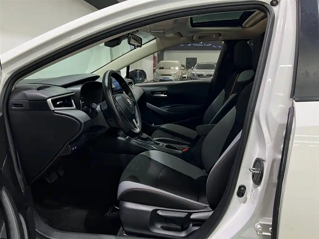 Toyota Corolla 2021 1.2T S-CVT Elite PLUS Edition фото 8