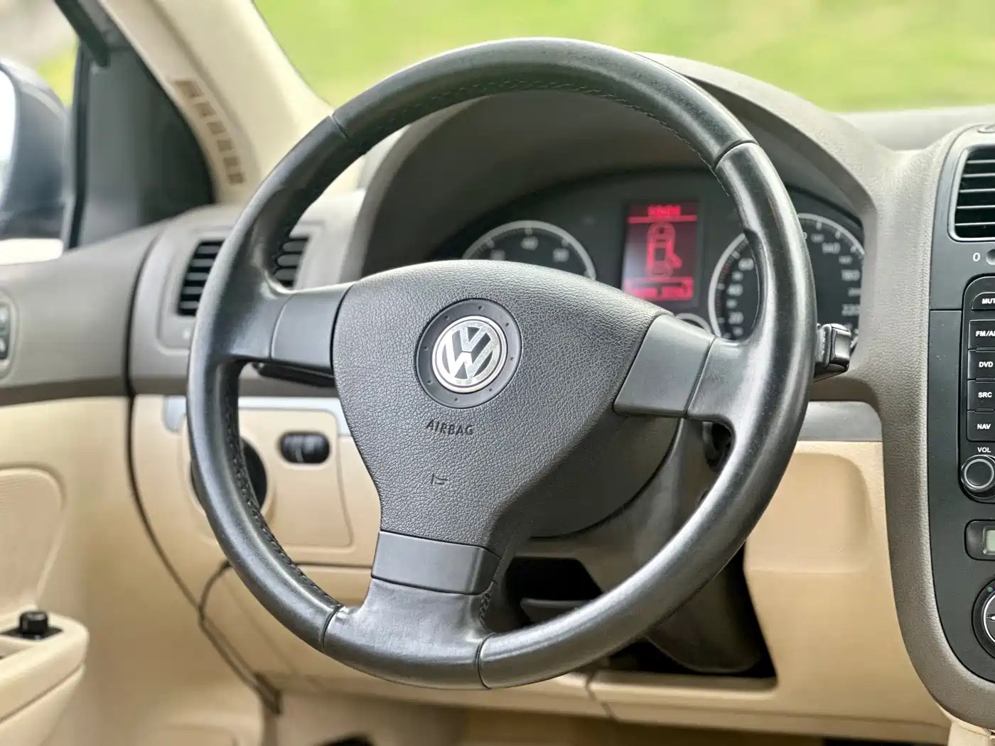 Volkswagen Sagitar 2010 1.4TSI Automatic Luxury фото 35
