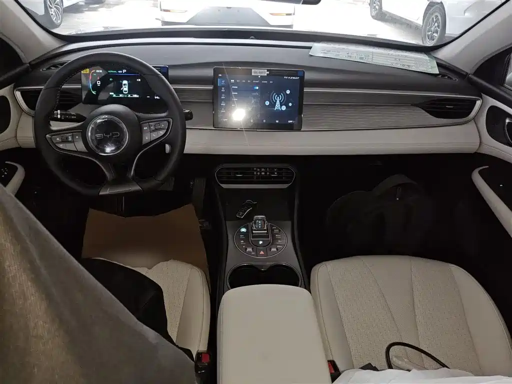 BYD Hai Bao 05 DM-i 2025 DM-i Smart Drive Edition 55KM Luxury фото 6