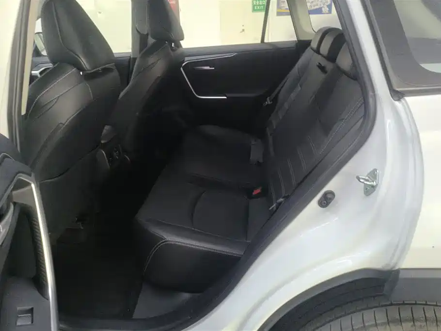 Toyota Wildlander 2023 2.0L CVT AWD Luxury PLUS фото 11