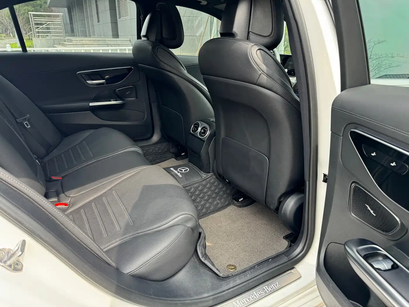 Mercedes-Benz C-Class 2023 C 260 L Night Edition Sport фото 10